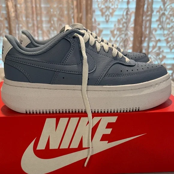 Nike Womens Sneakers in Blue and White - Picture 1 of 6